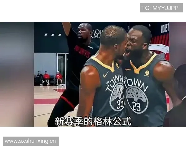 火箭主场击败雷霆，三少砍下20+10+10，展现新赛季强势开局！