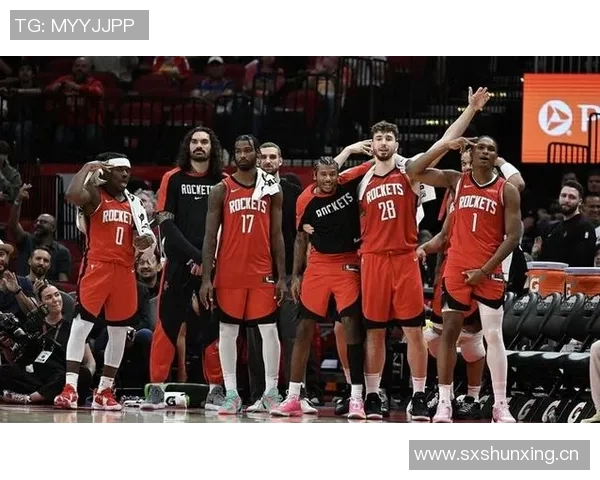 火箭主场险胜，锁定季后赛资格