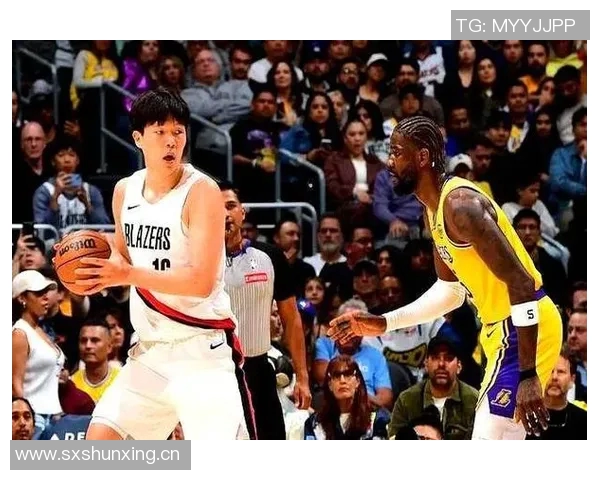 开拓者客场胜老鹰，穆库鲁姆表现抢眼——NBA精彩对决回顾